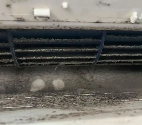 雨山空调吹的风有股烧焦味是怎么回事
